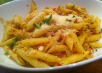 Sonkás-fűszeres penne