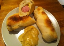 Virslis kifli (hot-dog)