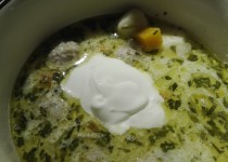 Tárkonyos zöldségleves hús- és krumpligombóccal